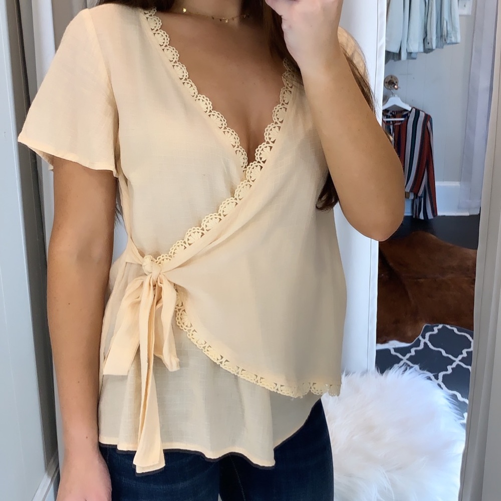 Wrap Top w/ Adjustable Tie